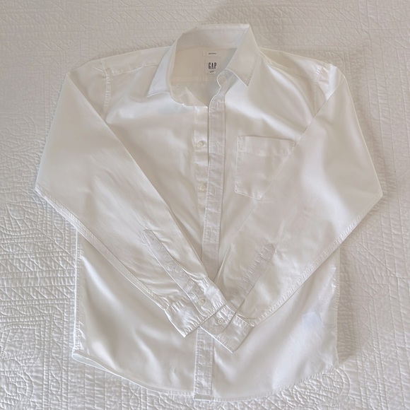 Men’s Gap Classic Oxford Shirt in Untucked Fit - Size Small - Picture 1 of 3